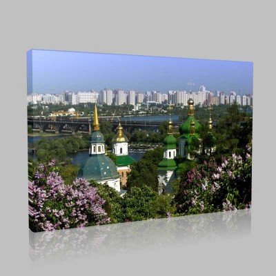 Çiçekler Ve Kilise Kiev Kanvas Tablo